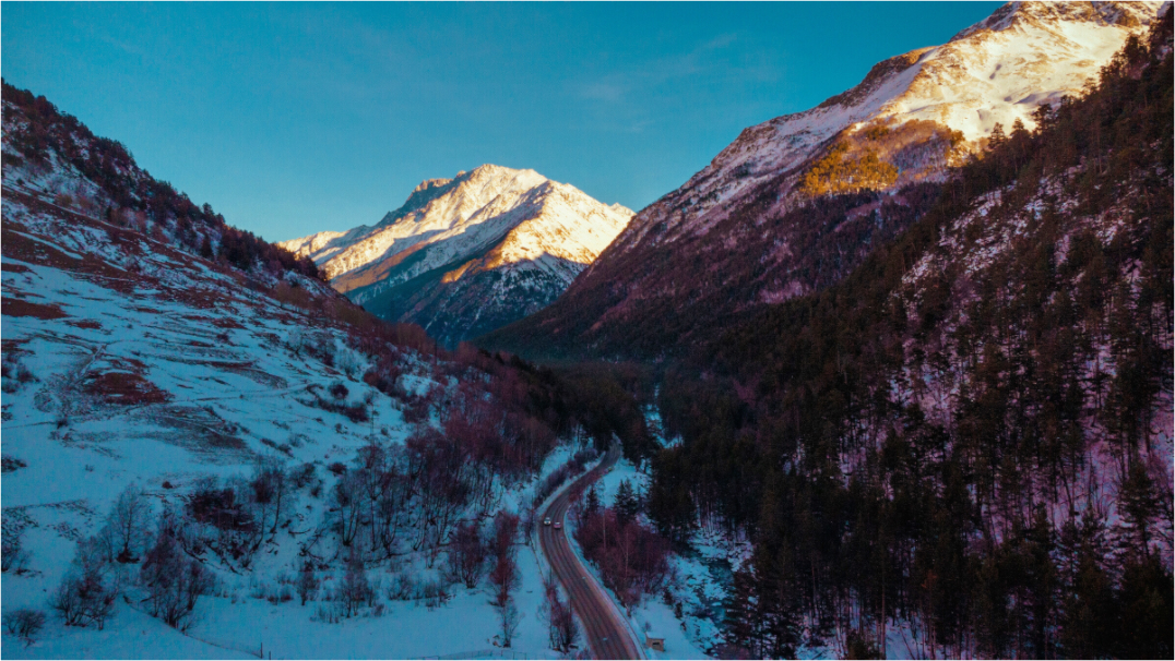 Main image The Road to Elbrus: A Path Through the Clouds
